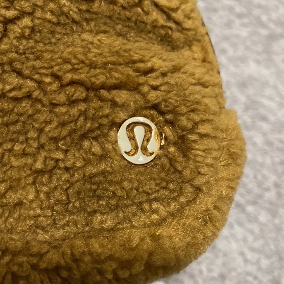 COPY - Everywhere Fleece Belt Bag By Lululemon - Picture 10 of 12